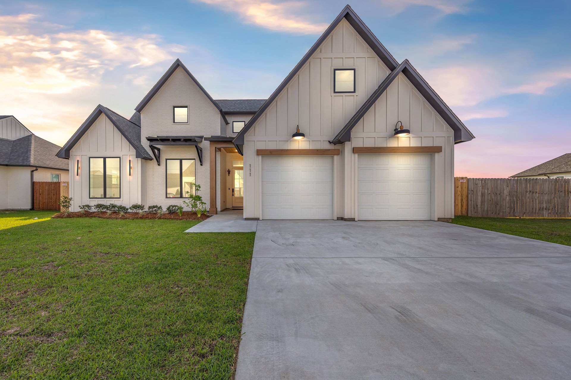 111 Travellers Palm Way custom home at twilight